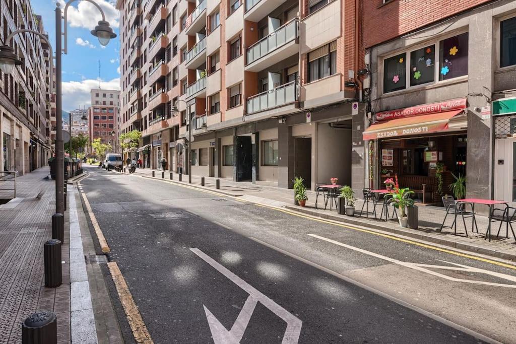 San Mames Football & Parking Билбао Екстериор снимка