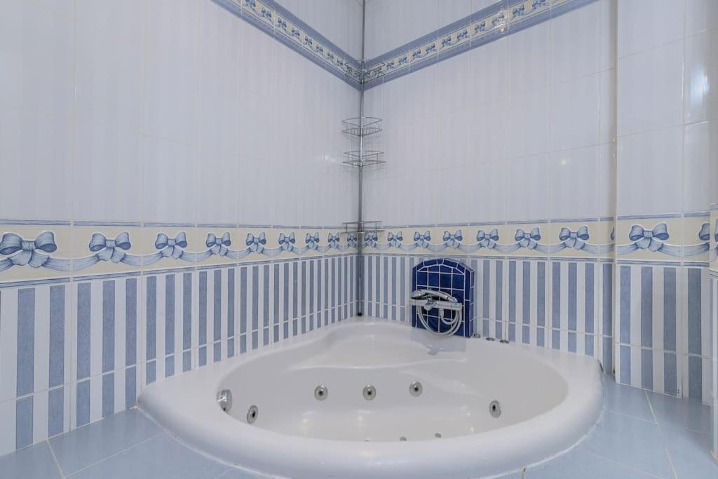 San Mames Football & Parking Билбао Екстериор снимка