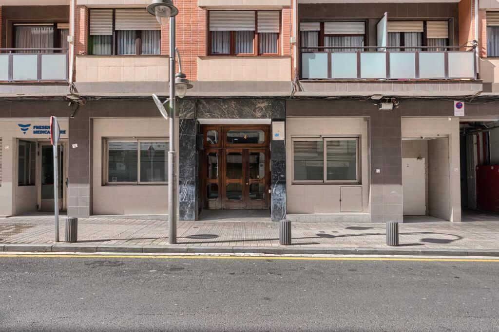 San Mames Football & Parking Билбао Екстериор снимка